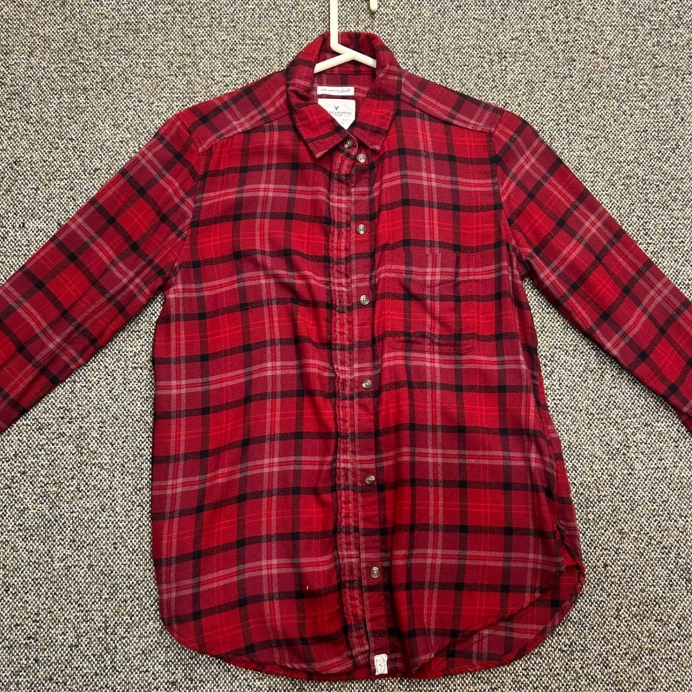 American Eagle Flannel Shirt Womens Medium Red Black Plaid Boyfriend Fit Soft